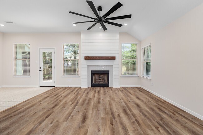 Building Photo - 42 Camber Pine Pl
