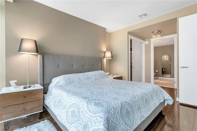 Building Photo - 4471 Dean Martin Dr