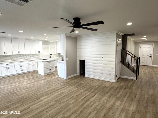 Building Photo - 3733 E Orchid Ct