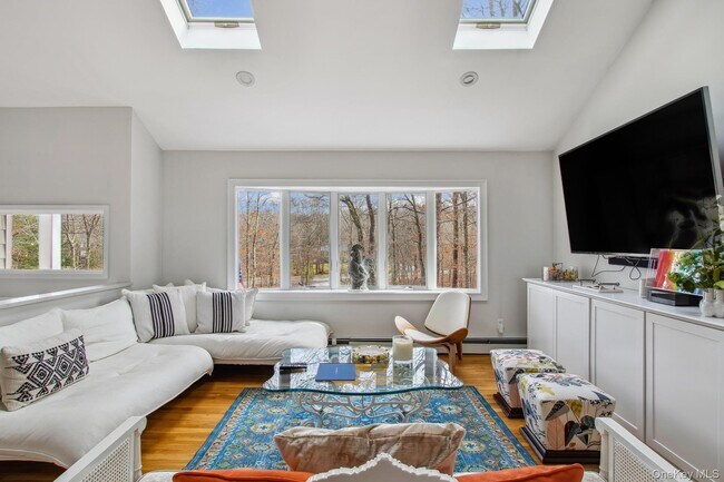 Building Photo - 30 Squires Blvd