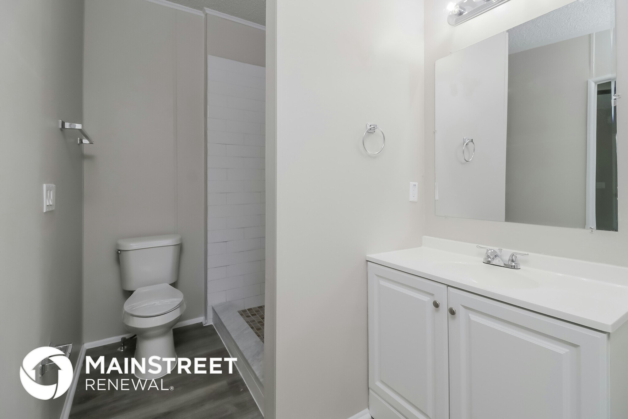 Building Photo - 4801 King Lake Dr