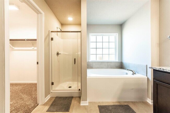 Building Photo - 8224 Tourmaline Wy