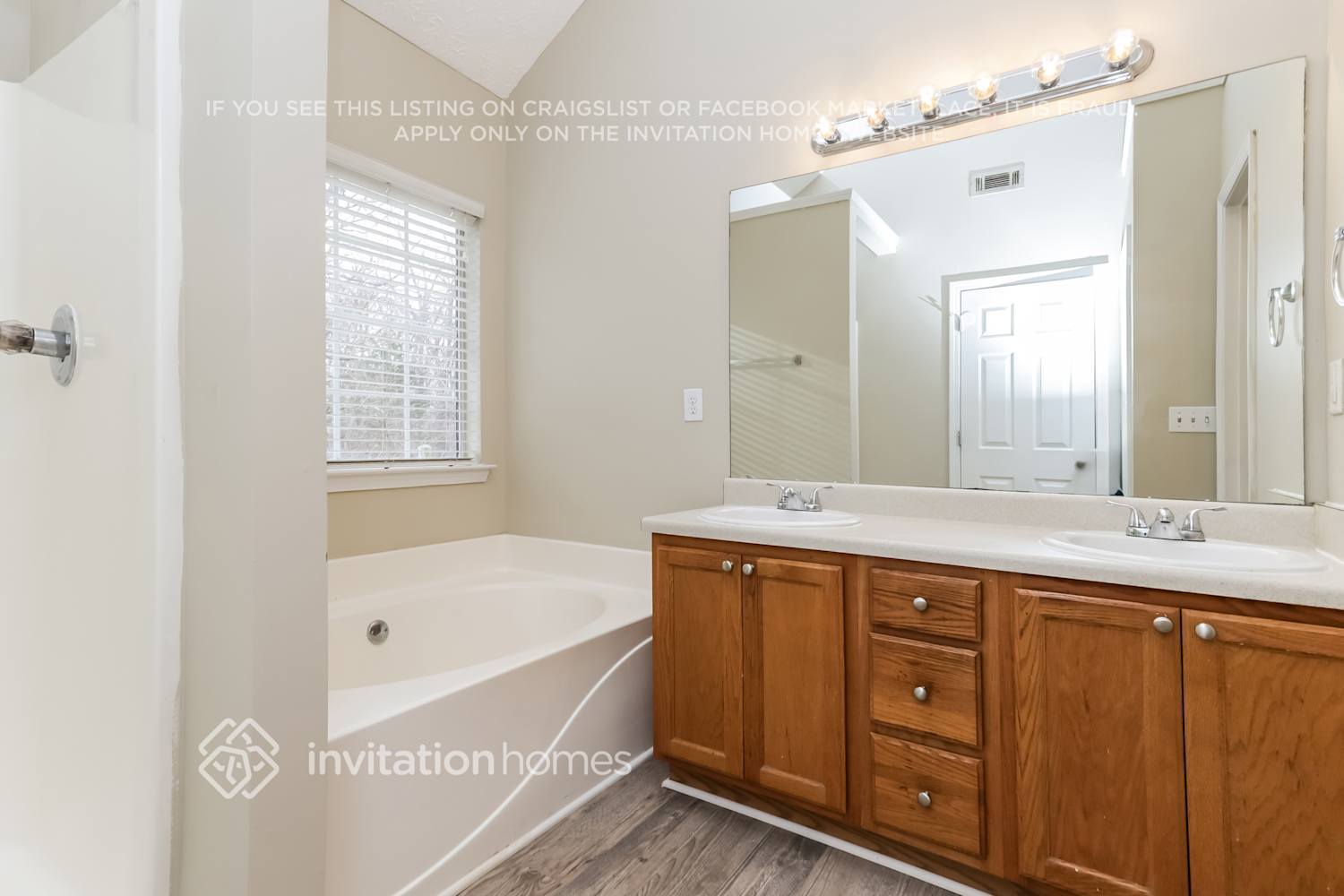 Building Photo - 1154 St Phillips Ct