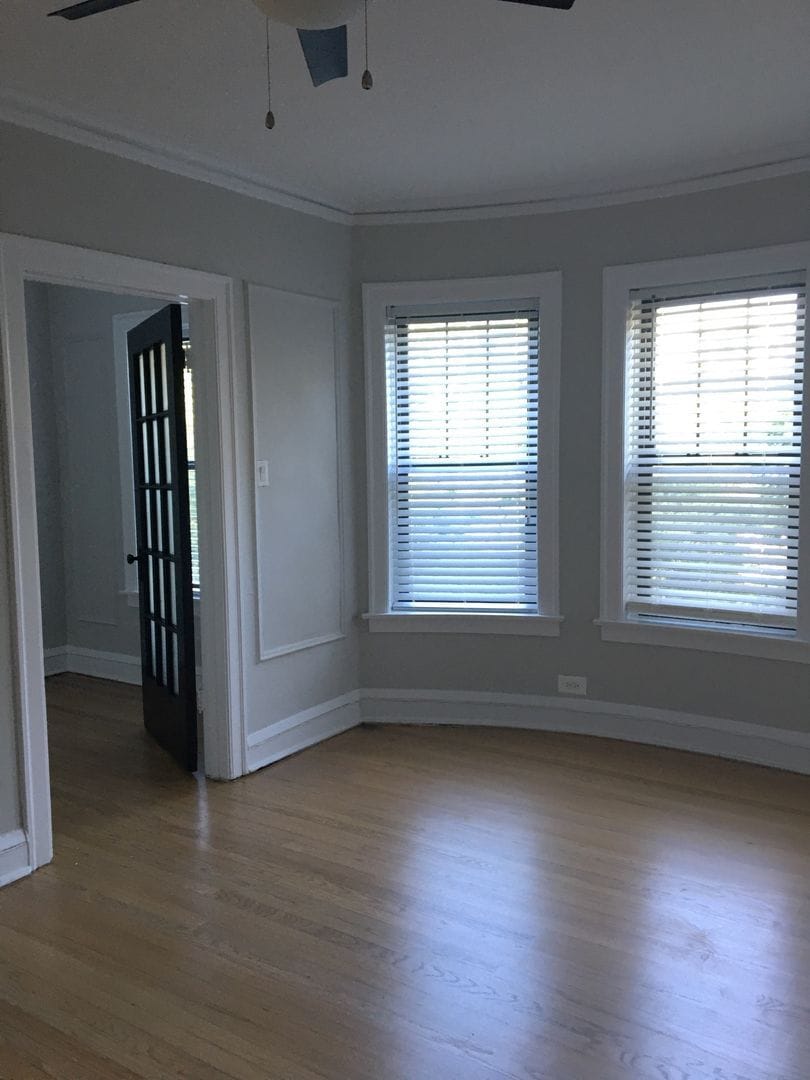 Building Photo - 1940 W Wilson Ave