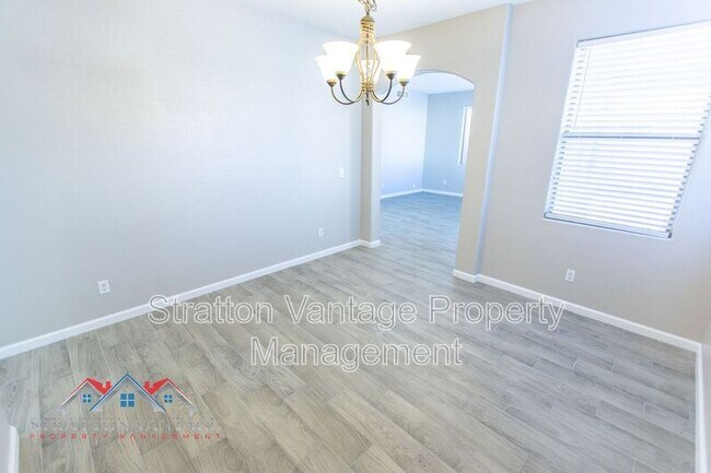 Building Photo - 16627 W McKinley St
