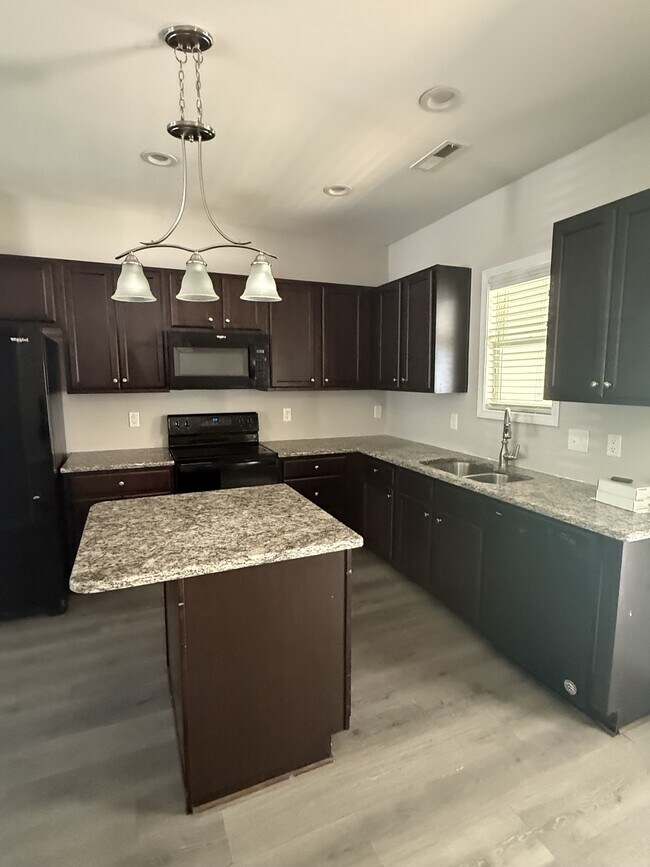 Building Photo - 151 Cullen Ct