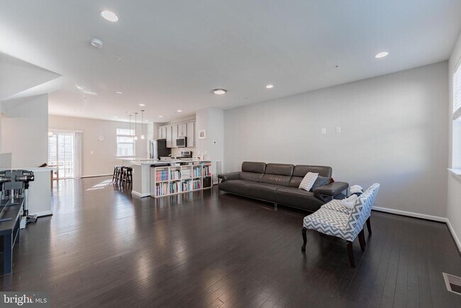 Building Photo - 14302 Potomac Heights Ln