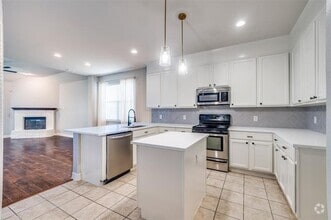 Building Photo - 1441 Meadows Ave