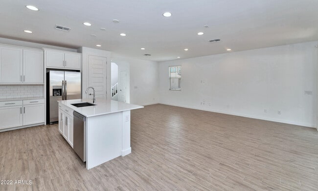 Building Photo - 9918 E Texas Ave