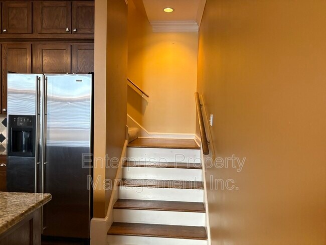Building Photo - 958 Harbor View Dr