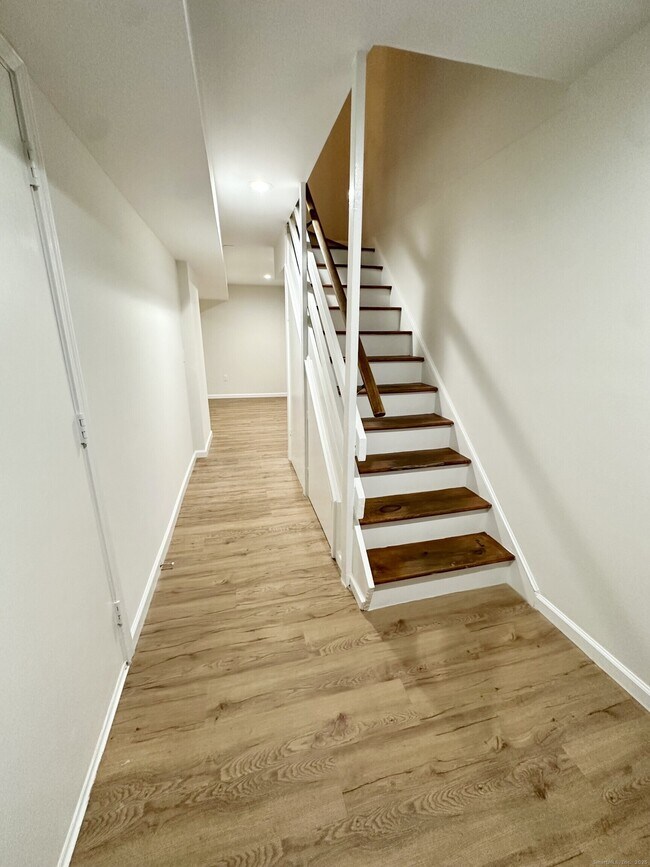 Building Photo - 26 Fawn Ridge Ln