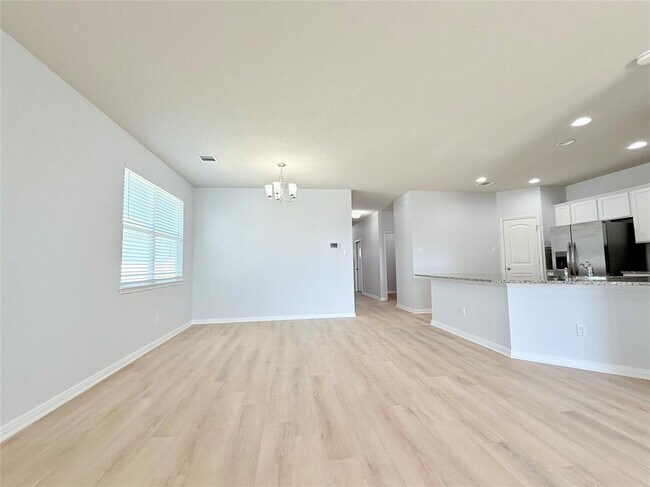 Building Photo - 306 Naset Dr