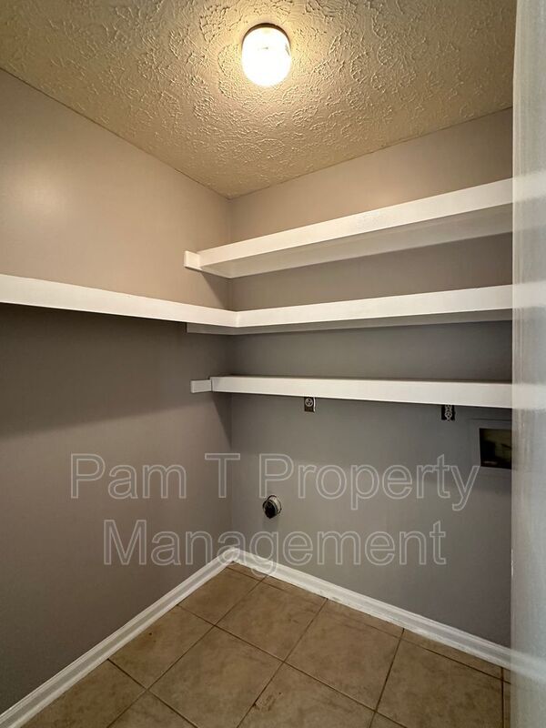 Building Photo - 110 Gunpowder Dr