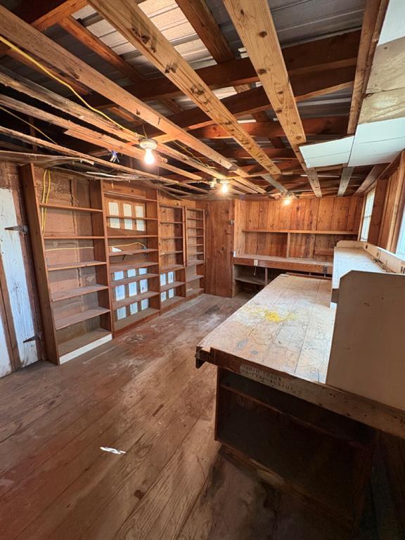 Building Photo - 4620 Bennett Ave