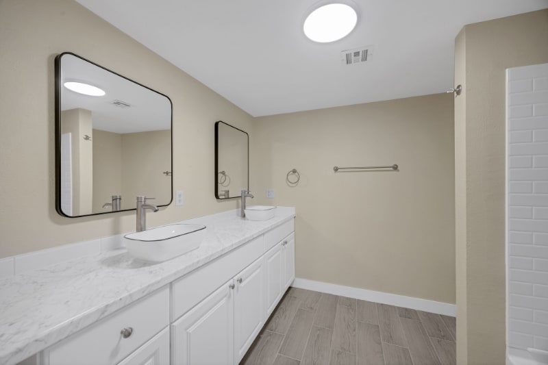 Building Photo - 407 Corona Ave