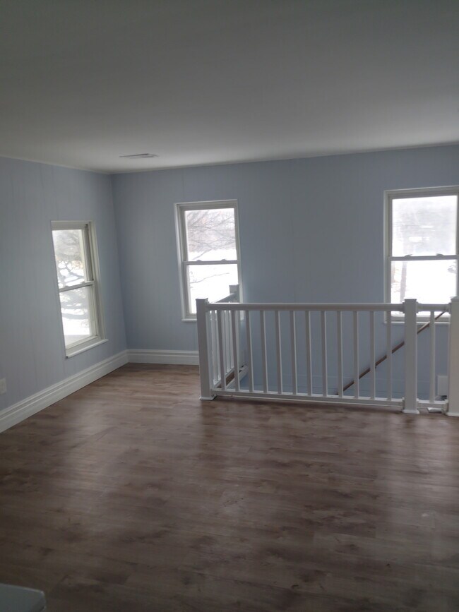 Building Photo - 214.5 1st St
