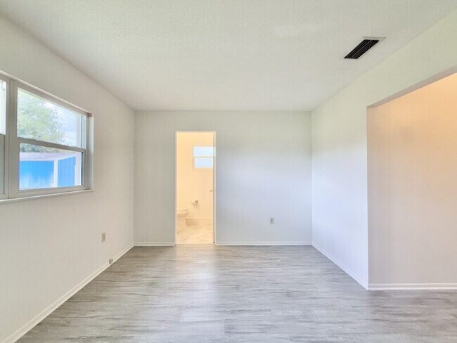Building Photo - 4149 Prudence Dr