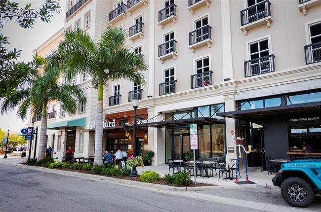 Building Photo - 800 N Tamiami Trl