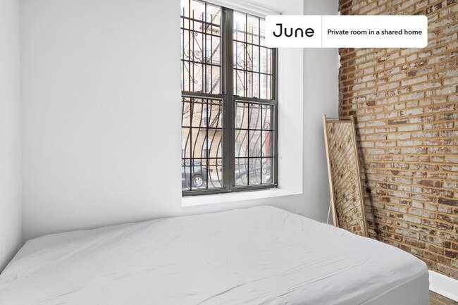 Building Photo - 125 W 138th St