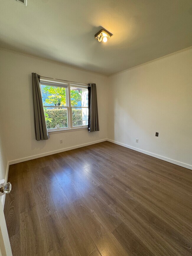 Building Photo - 838 14th St