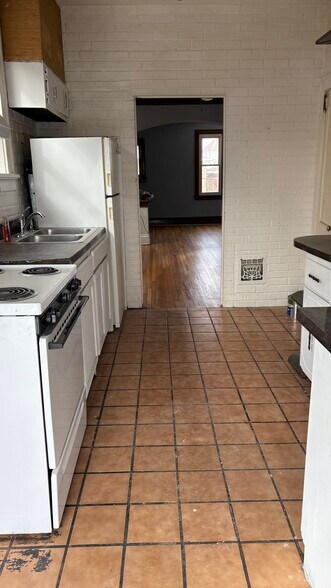 Building Photo - 4554 Morganford Rd