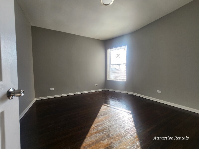 Building Photo - 3658 S Indiana Ave