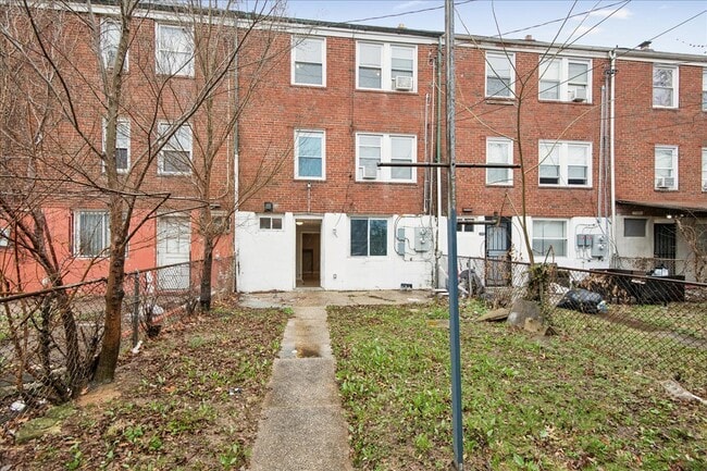 Building Photo - 3914 Erdman Ave