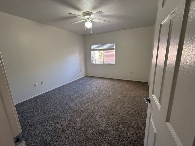 Building Photo - Downtown Gilbert- 1 bedroom condo $500.00 off 1st month rent!