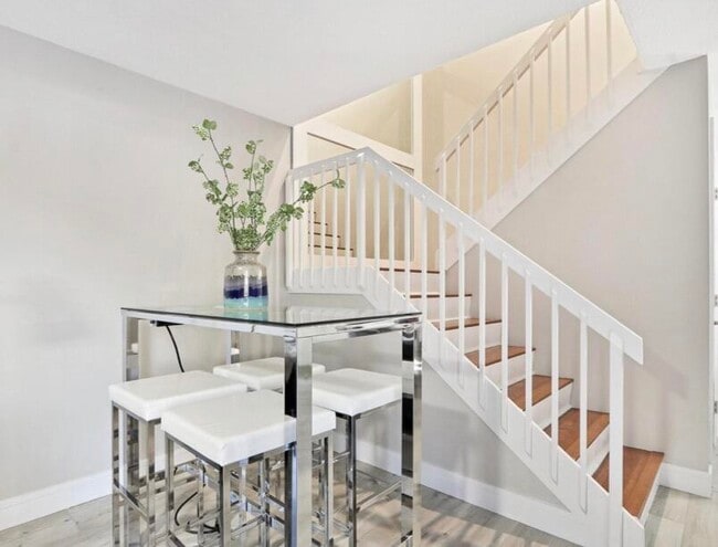 Building Photo - 2117 21st Ct