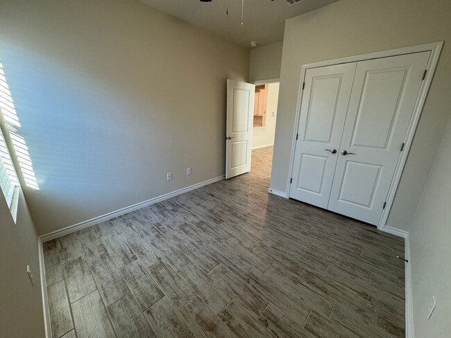 Building Photo - 5110 Rose Petal Ct