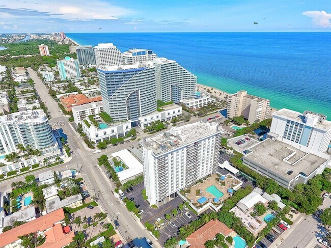 Building Photo - 336 N Birch Rd