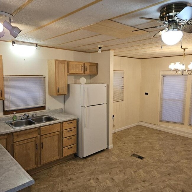 Building Photo - 111 Franklin St