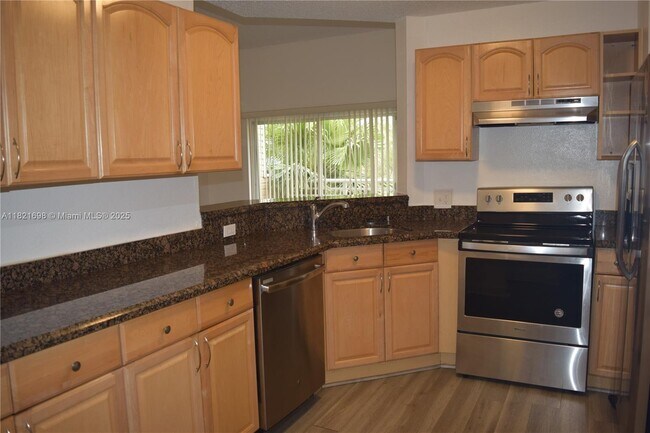 Primary Photo - 3413 NW 44th St