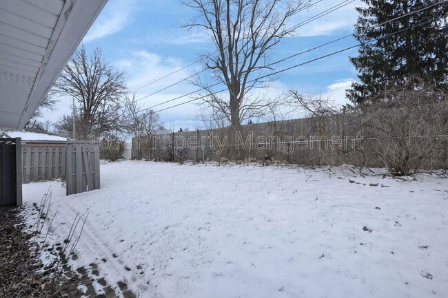 Building Photo - 1638 Parkinson Dr