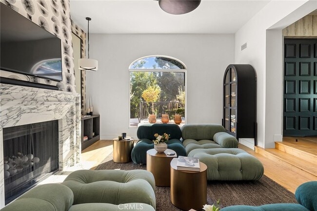 Building Photo - 5115 Los Feliz Blvd