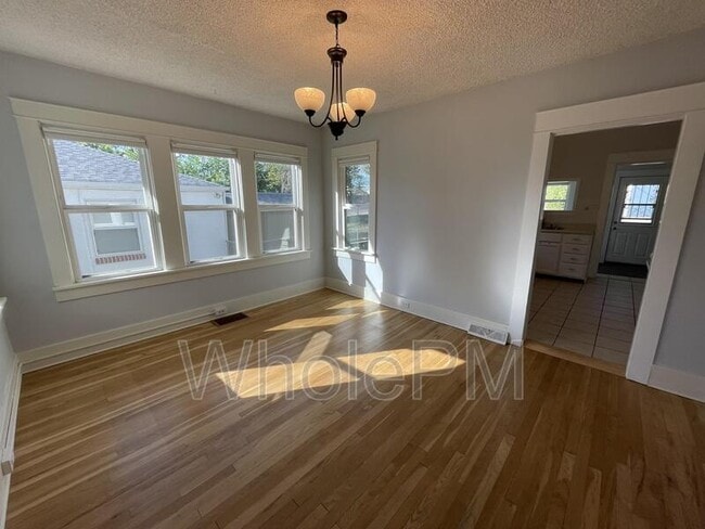 Building Photo - 4909 Beach Ct
