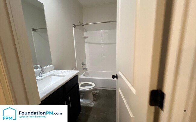 Building Photo - 764 Echles St