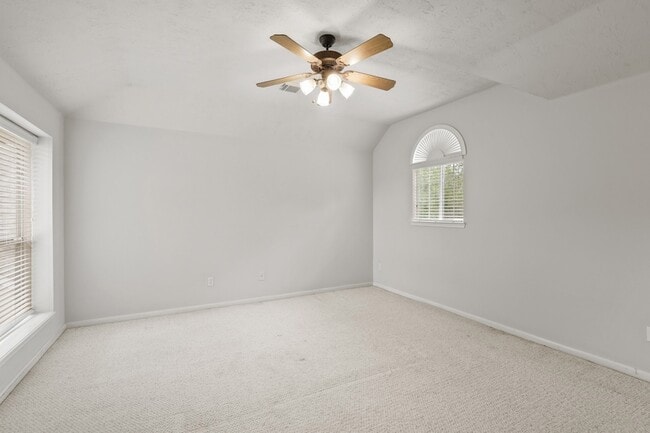 Building Photo - 4030 Chestnut Bend