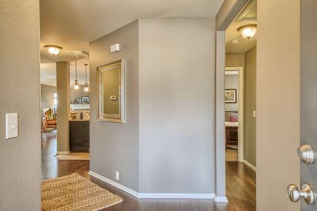 Building Photo - 3806 Sausalito Fern