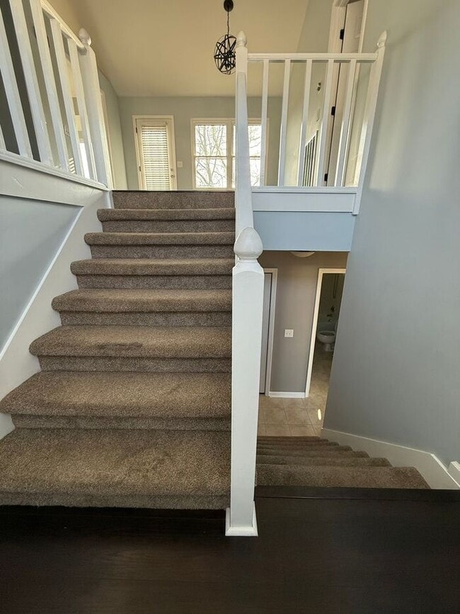 Building Photo - For Rent - Split Level Brick Home in South Nashville with Garage