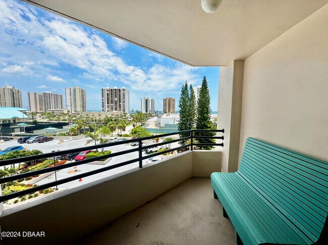 Building Photo - 1 Oceans W Blvd