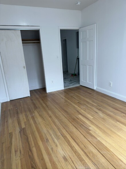 Building Photo - 247 68th St