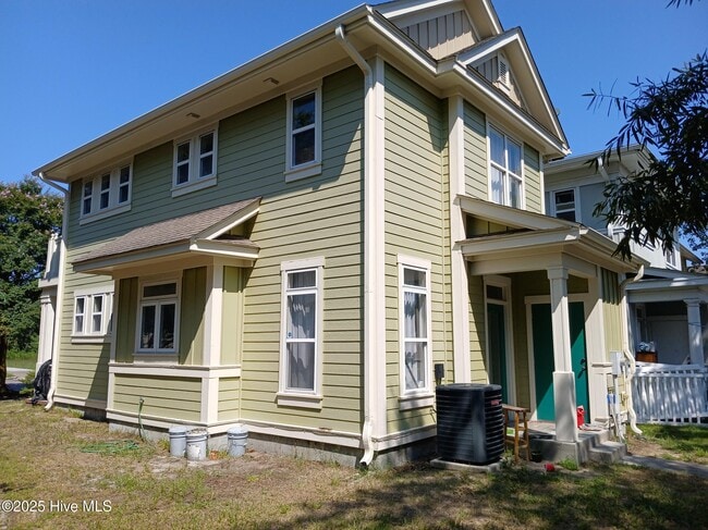 Building Photo - 933 S 8th St