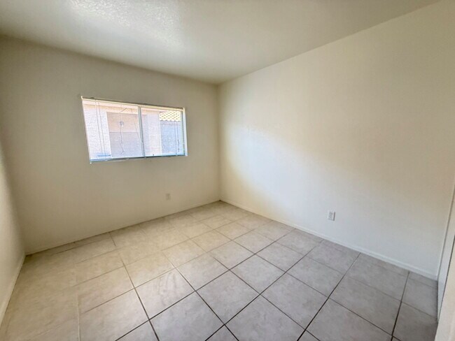 Building Photo - 3933 W Rock Basin Ln