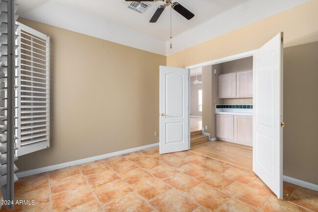 Building Photo - 8924 E Captain Dreyfus Ave