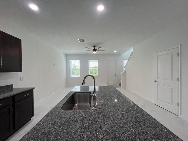 Building Photo - 4910 Longwood Lake Sq