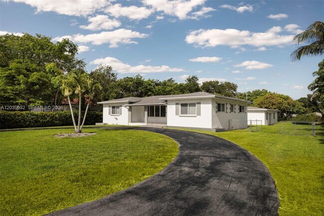 Building Photo - 7840 SW 71st Ave