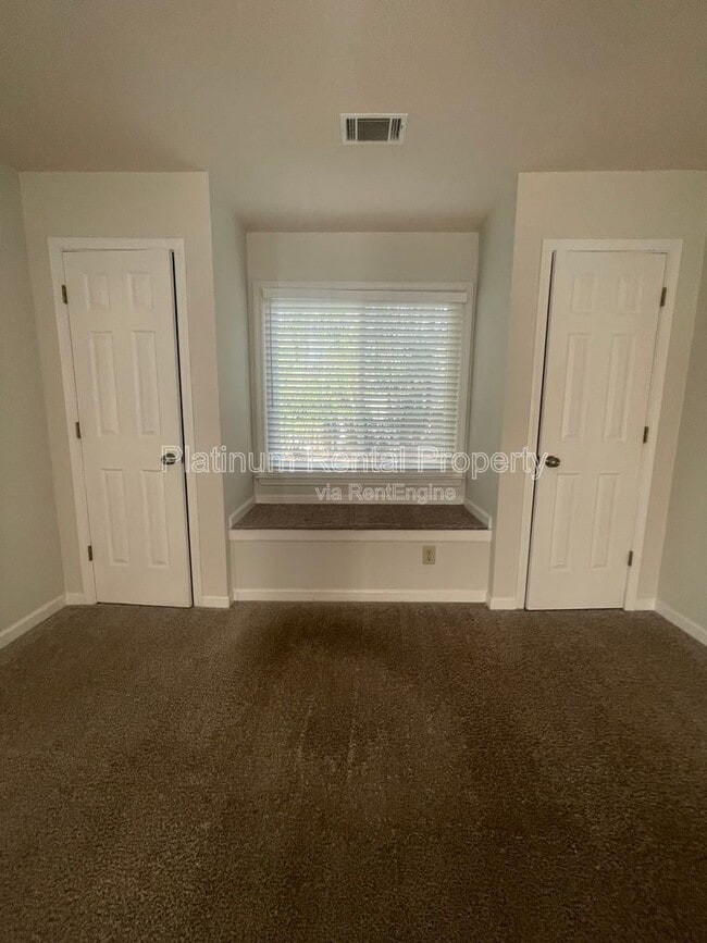 Building Photo - 940 Club Chase Ct