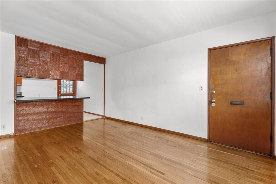 Building Photo - 1127 Harrison Ave