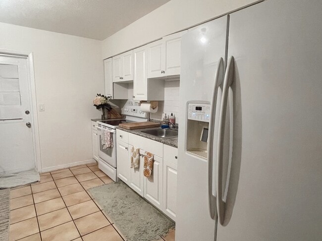 kitchen - 5514 19th St W